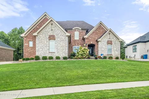 3318 Meadow Bluff Way, Louisville, KY 40245