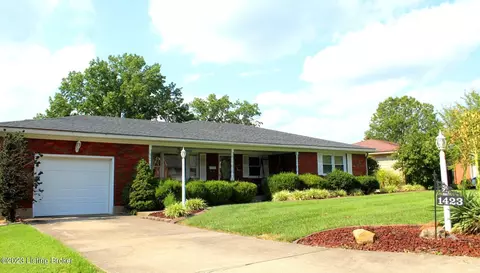 1423 Cloverhills Dr, Louisville, KY 40216