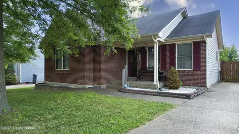 135 W Aulbern Dr, Mount Washington, KY 40047