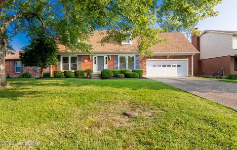 311 Chippendale Ct, Louisville, KY 40214