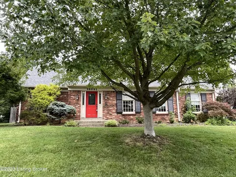 10207 Windrow Ct, Louisville, KY 40223