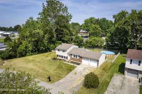 7205 Applegate Ln, Louisville, KY 40228