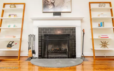 316 Marshall Dr, Louisville, KY 40207