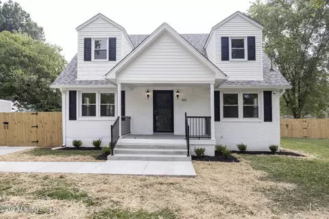 6811 Capella Ln, Louisville, KY 40258