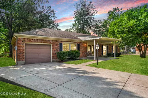8000 Cavewood Ct, Louisville, KY 40291