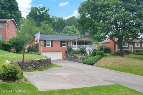1205 Constitution Dr, Louisville, KY 40214