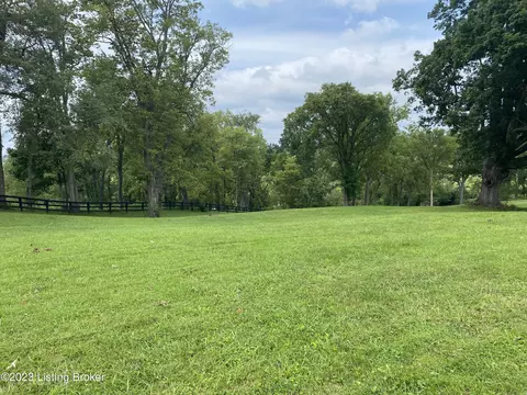 116 Rawleigh Ct, Frankfort, KY 40601