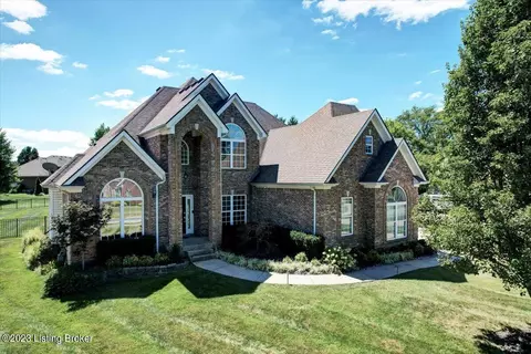 9109 Geneva Cir, Prospect, KY 40059