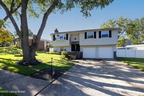 2925 Winterhaven Rd, Louisville, KY 40220