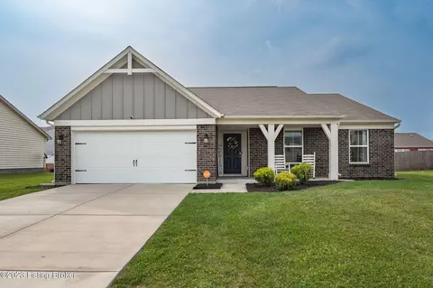 171 Boulders West Dr, Shepherdsville, KY 40165