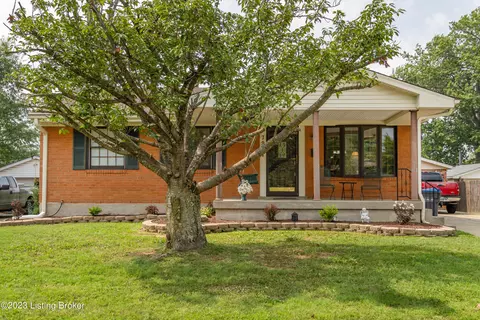 7904 Conifer Dr, Louisville, KY 40258
