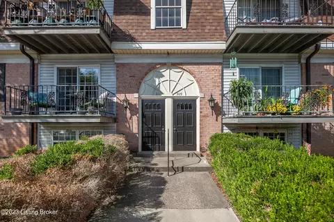 311 Chanel Ct #2, Louisville, KY 40218