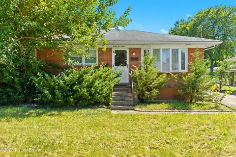 3512 Nelinda May Dr, Louisville, KY 40213