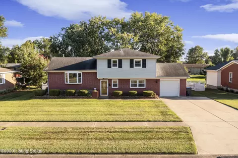 6508 Falling Star Dr, Louisville, KY 40272