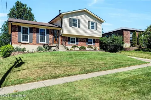 10305 Saint Rene Rd, Louisville, KY 40299