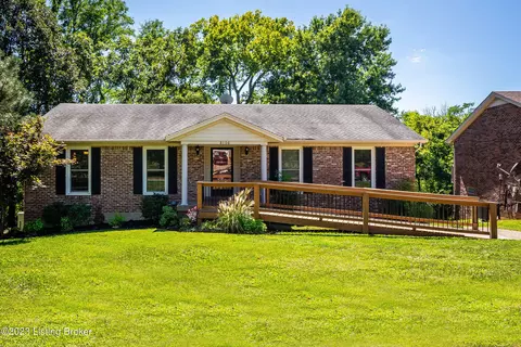8106 Thornwood Rd, Louisville, KY 40220