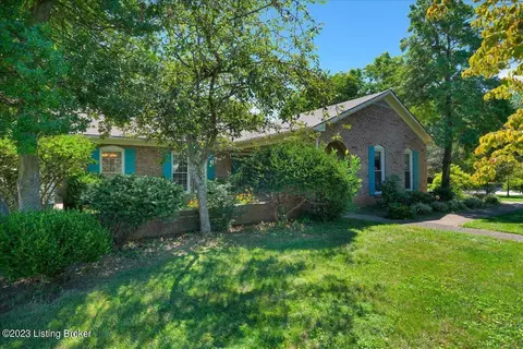 413 Whiteheath Ln, Louisville, KY 40243