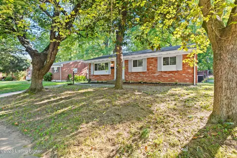 9819 East Ave, Louisville, KY 40272
