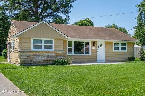5524 Brokers Tip Ln, Louisville, KY 40272