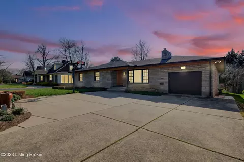 802 Cannons Ln, Louisville, KY 40207