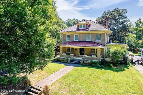 2132 Woodford Pl, Louisville, KY 40205
