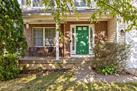 4428 Fallen Apple Ln, Louisville, KY 40218