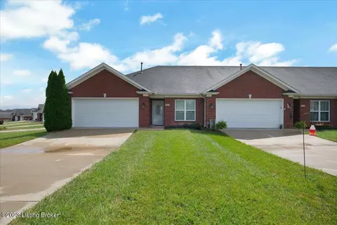 467 Woodlake Dr, Mount Washington, KY 40047