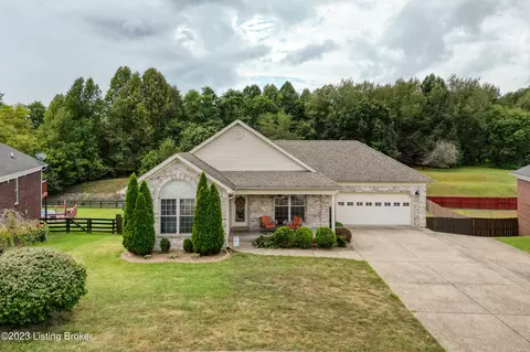 5620 Pleasure Ct, Louisville, KY 40272