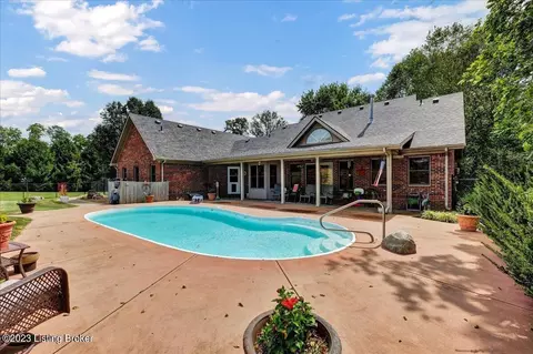 2512 E Nathans Run Dr, Salem, IN 47167