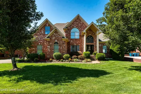 14814 Huntridge Cir, Louisville, KY 40245