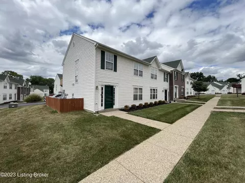 8009 Emerald Green Way, Louisville, KY 40291