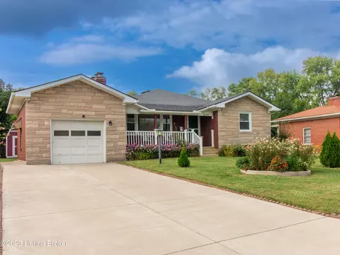 2205 Liverpool Ln, Louisville, KY 40218