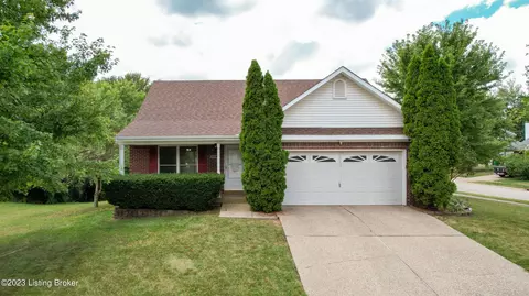 11727 Oak Bay Dr, Louisville, KY 40245