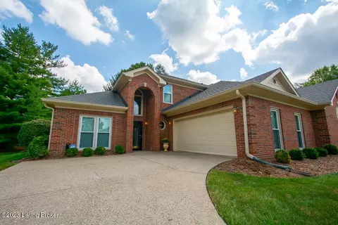 1303 Forest Garden Ct, Louisville, KY 40223