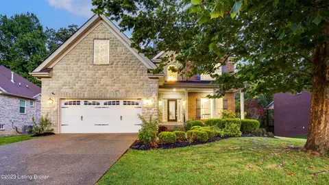 18318 Standwick Dr, Louisville, KY 40245