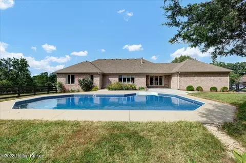6504 Shelburn Cir, Crestwood, KY 40014