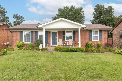 5605 Landcross Dr, Louisville, KY 40216