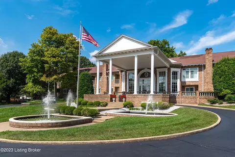 8605 Shelbyville Rd #216, Louisville, KY 40222