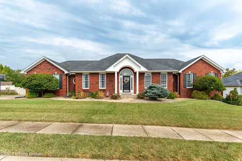 4207 Macgregor Pl, New Albany, IN 47150