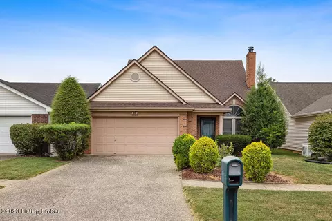 8026 Cloudcroft Ln, Louisville, KY 40220