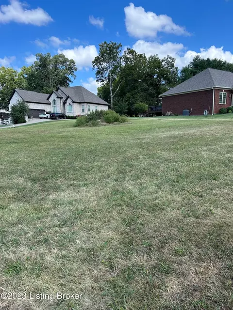 4403 Blue Wisteria Ct, Louisville, KY 40299