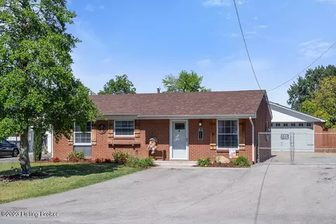 834 Hillview Blvd, Louisville, KY 40229