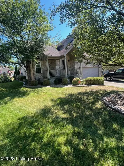 8703 Rambo Ct, Louisville, KY 40228