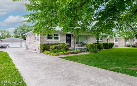 2232 Lower Hunters Trce, Louisville, KY 40216
