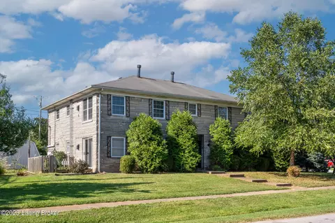 8701 Bayberry Pl, Louisville, KY 40242