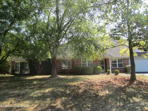 4603 Amberly Ct, Louisville, KY 40241