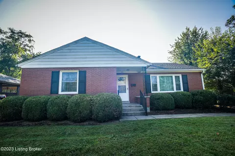 313 S 6th St, Bardstown, KY 40004