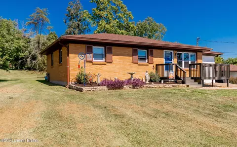 2721 Armstrong Ln, Mount Washington, KY 40047