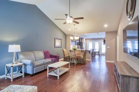 6530 Renate Rd, Louisville, KY 40291