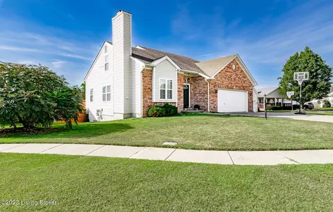 1608 Cedar Springs Ct, La Grange, KY 40031